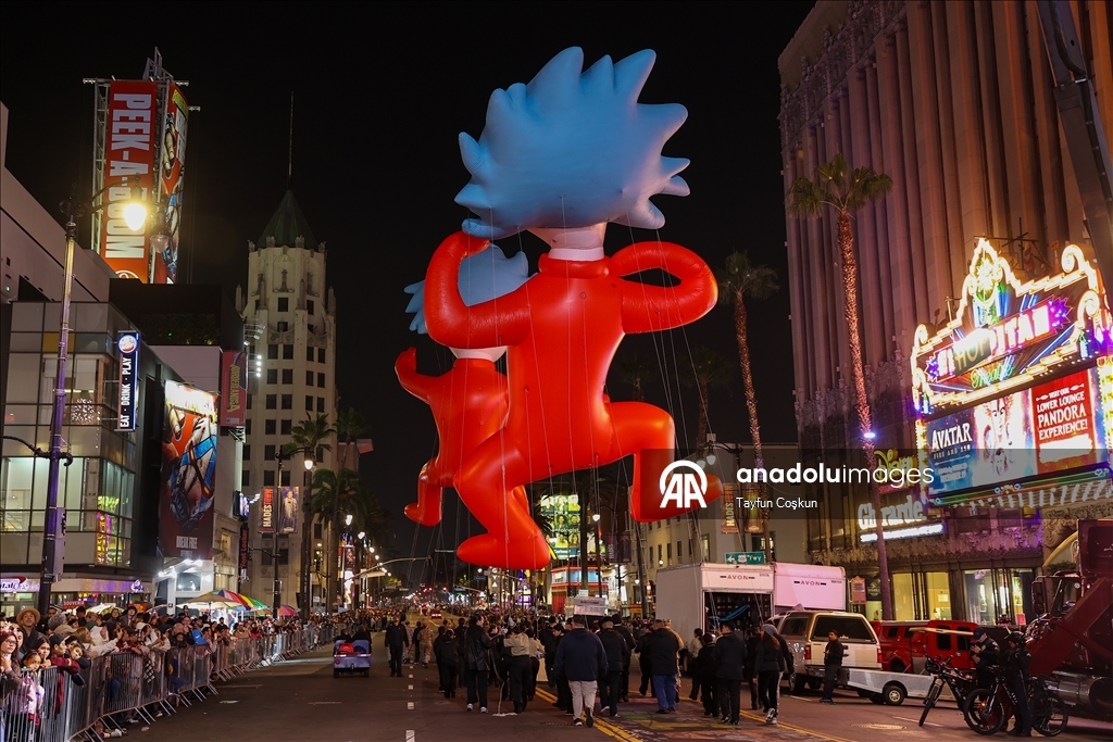 В Лос-Анджелесе прошел 93-й Рождественский парад Голливуда