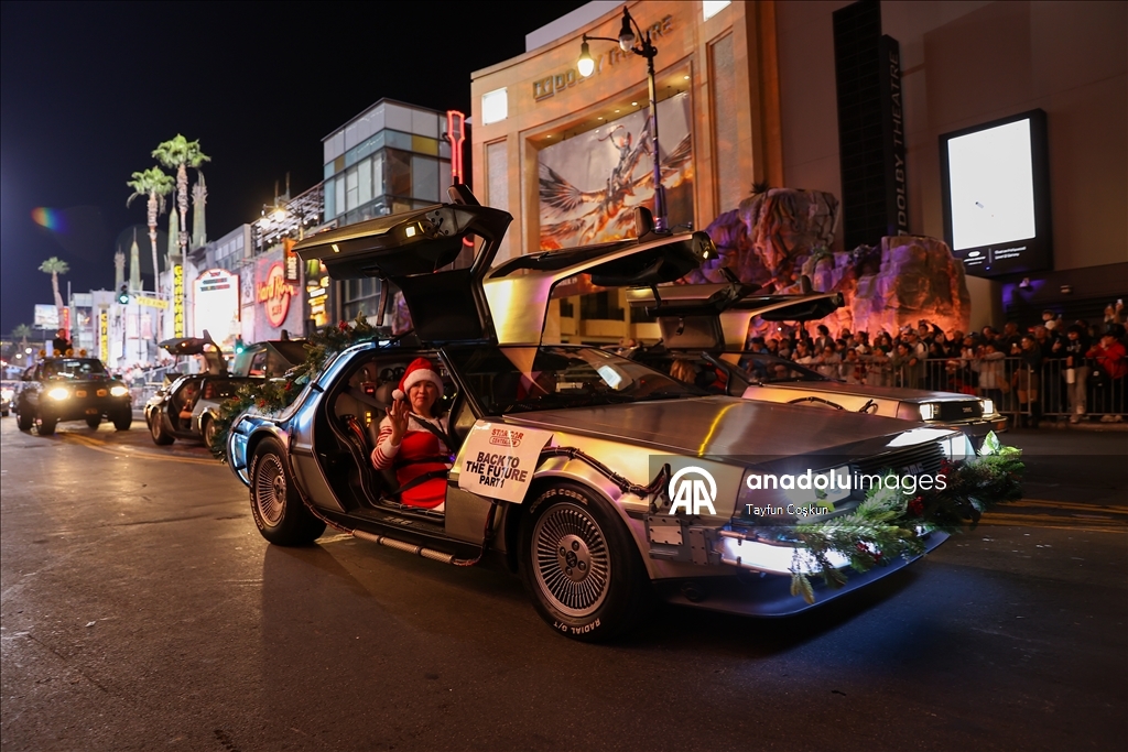 В Лос-Анджелесе прошел 93-й Рождественский парад Голливуда