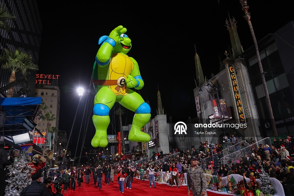 В Лос-Анджелесе прошел 93-й Рождественский парад Голливуда