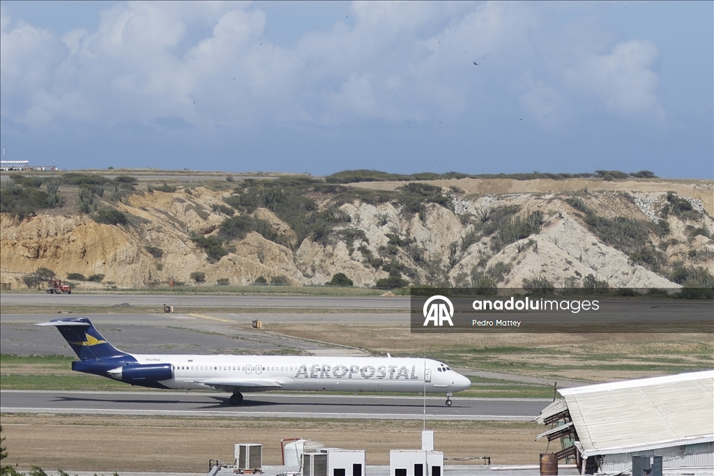 Международный аэропорт имени Симона Боливара продолжает работу несмотря на напряженность между США и Венесуэлой