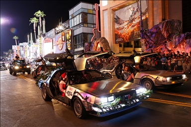 В Лос-Анджелесе прошел 93-й Рождественский парад Голливуда