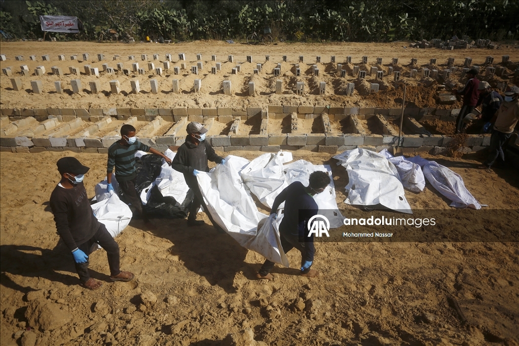 Число погибших в результате нападений Израиля на сектор Газа достигло 70 112 человек