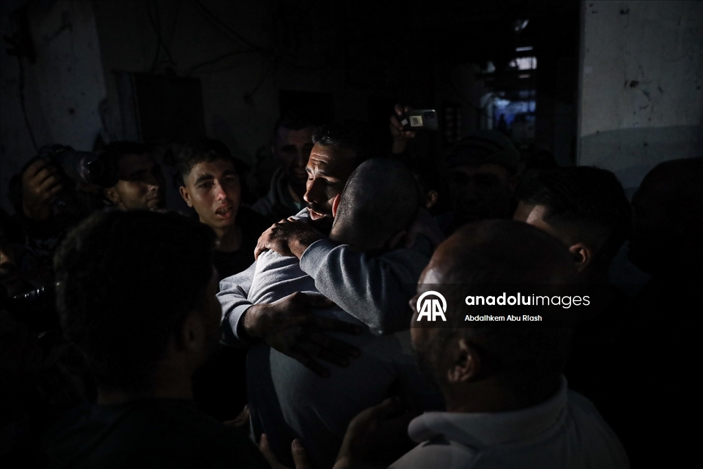 İsrail'in Gazze'den alıkoyduğu Filistinlilerden bir grup daha serbest bırakıldı