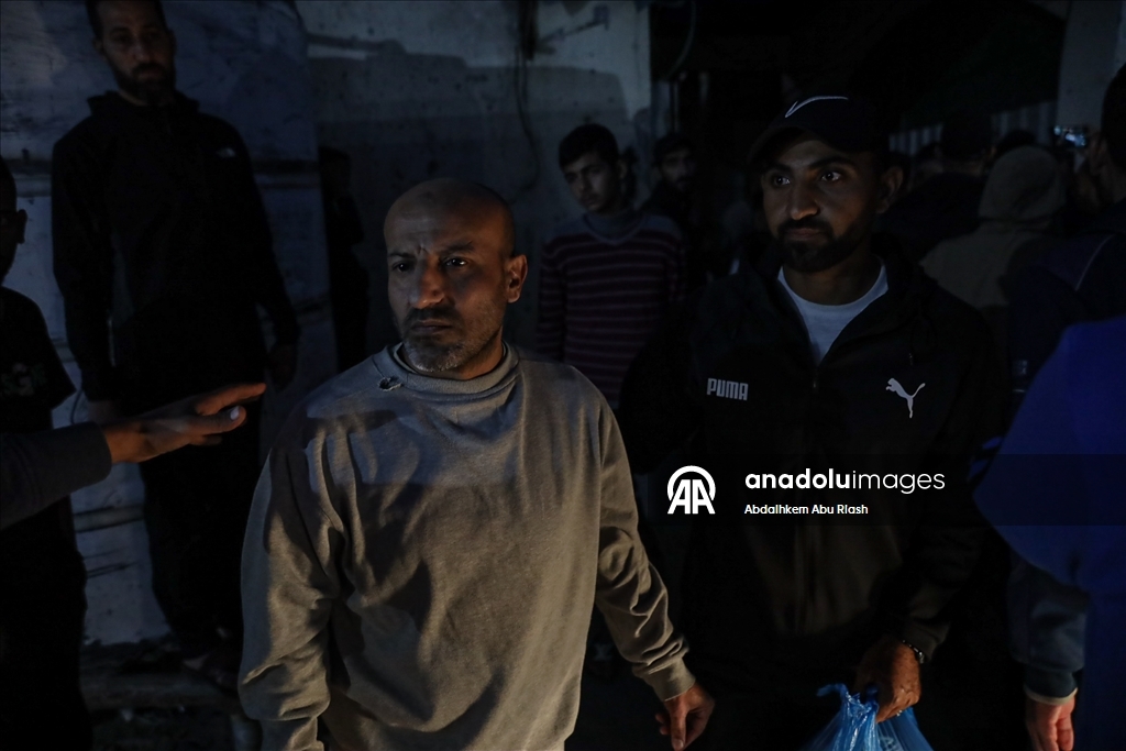 İsrail'in Gazze'den alıkoyduğu Filistinlilerden bir grup daha serbest bırakıldı