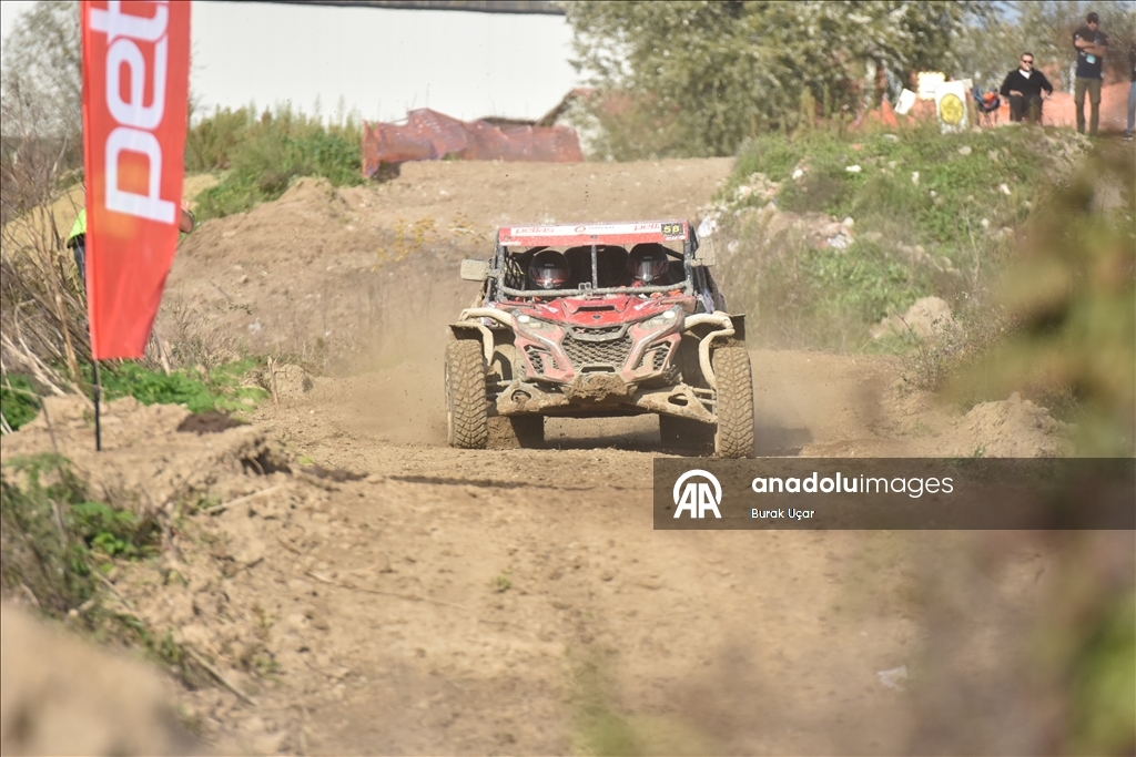 В турецкой Сакарье прошли гонки внедорожников