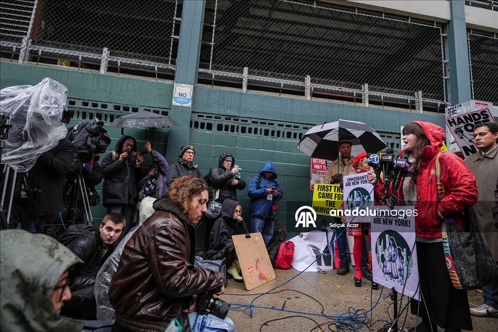 В США нарастают протесты из-за рейдов миграционной службы