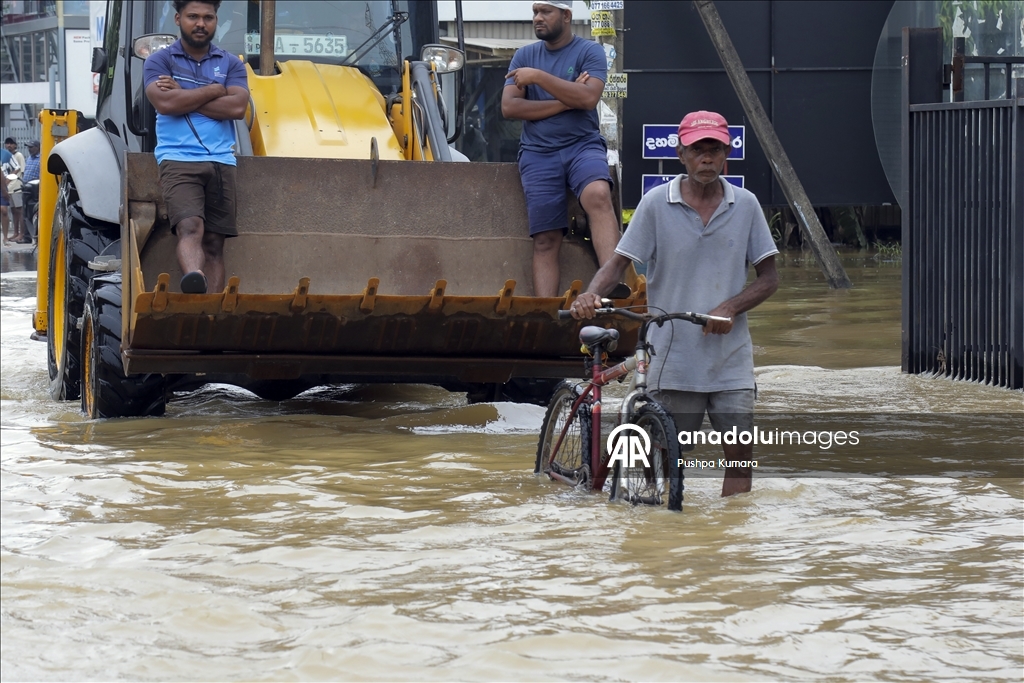 Sri Lanka’da yaşanan Siklon Ditwah’ın ardından arama kurtarma çalışmaları sürüyor