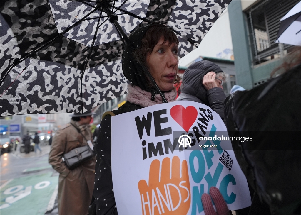 В США нарастают протесты из-за рейдов миграционной службы