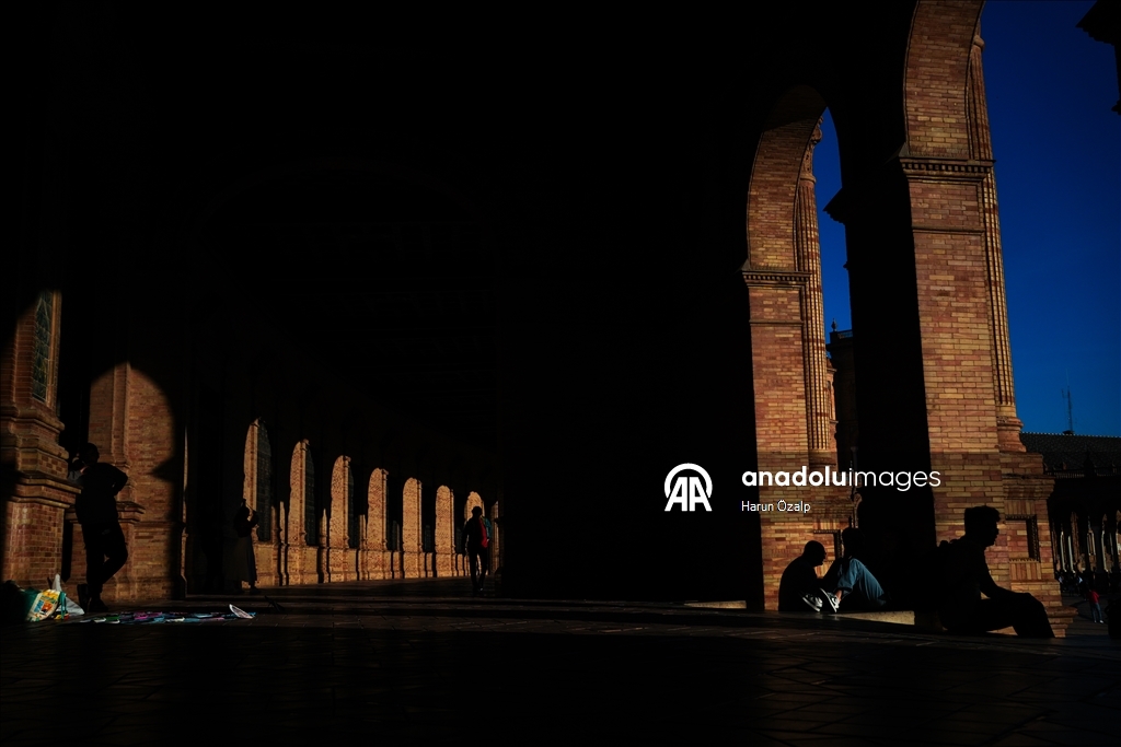 Seville’s Most Enchanting Landmark: Plaza de Espana