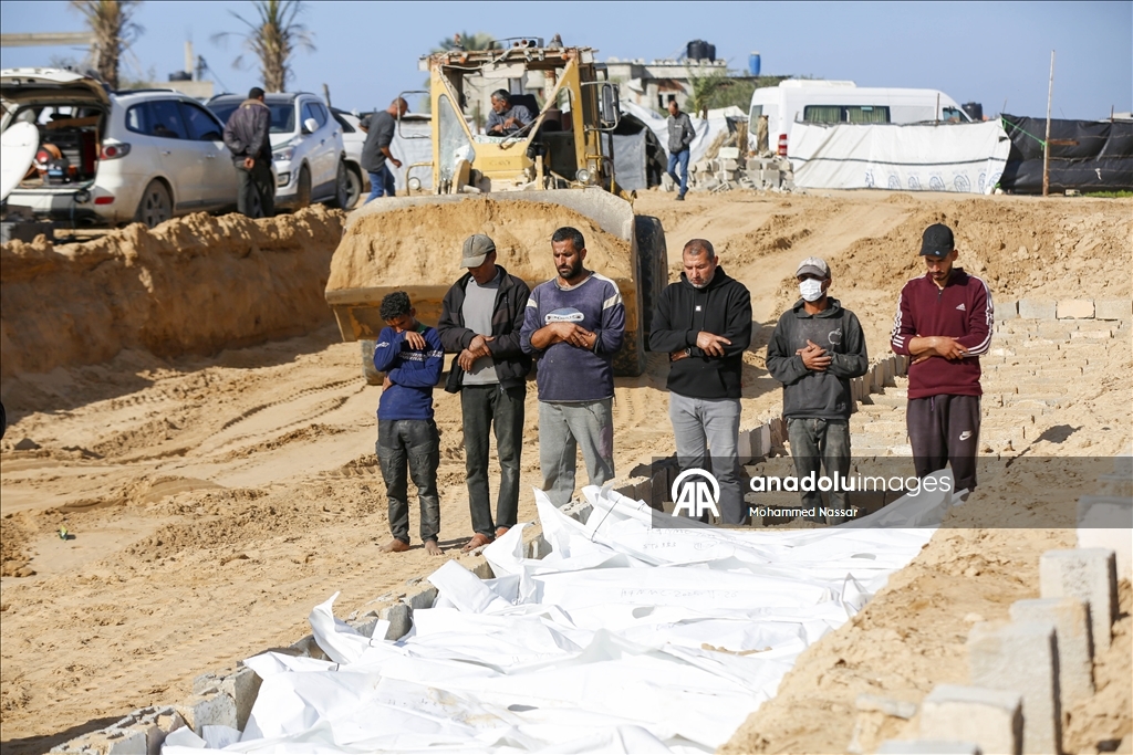 Число погибших в результате нападений Израиля на сектор Газа достигло 70 112 человек