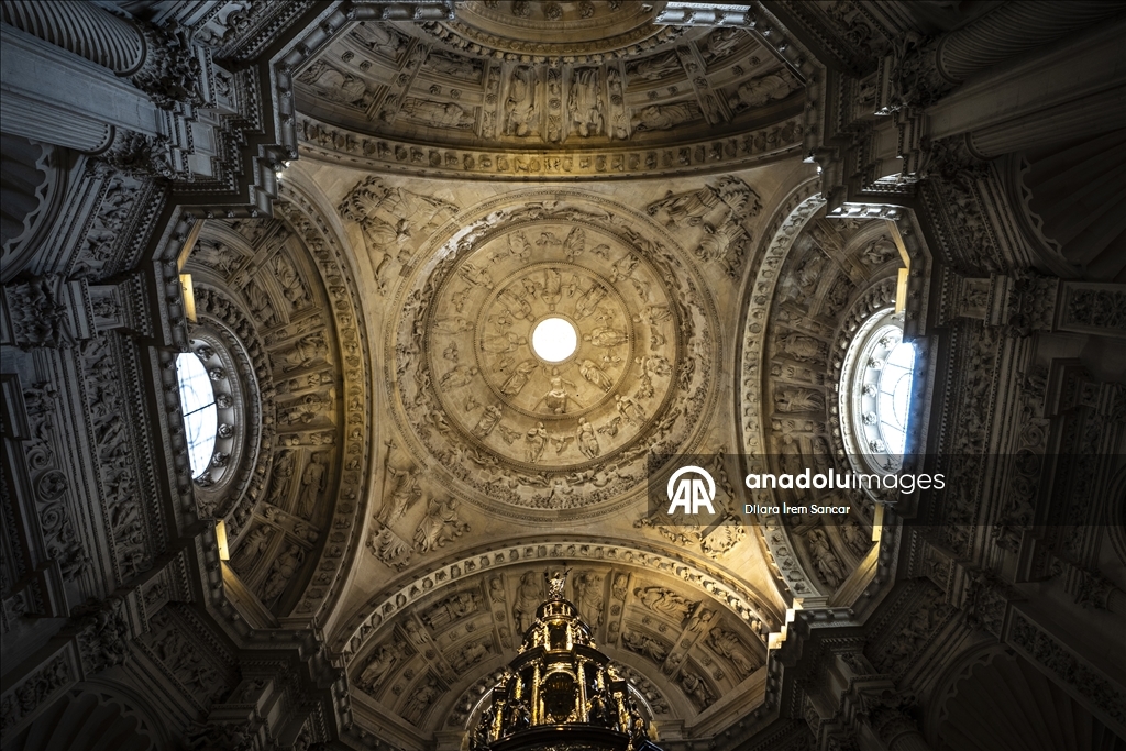 Endülüs'ün tarihi simgesi: Sevilla Katedrali