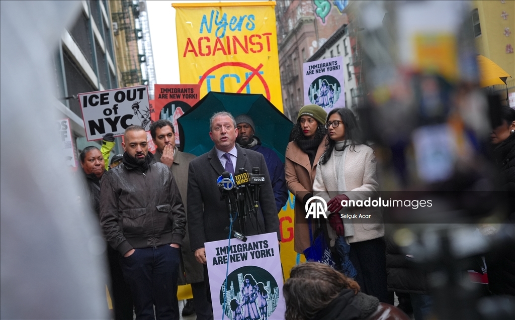 В США нарастают протесты из-за рейдов миграционной службы