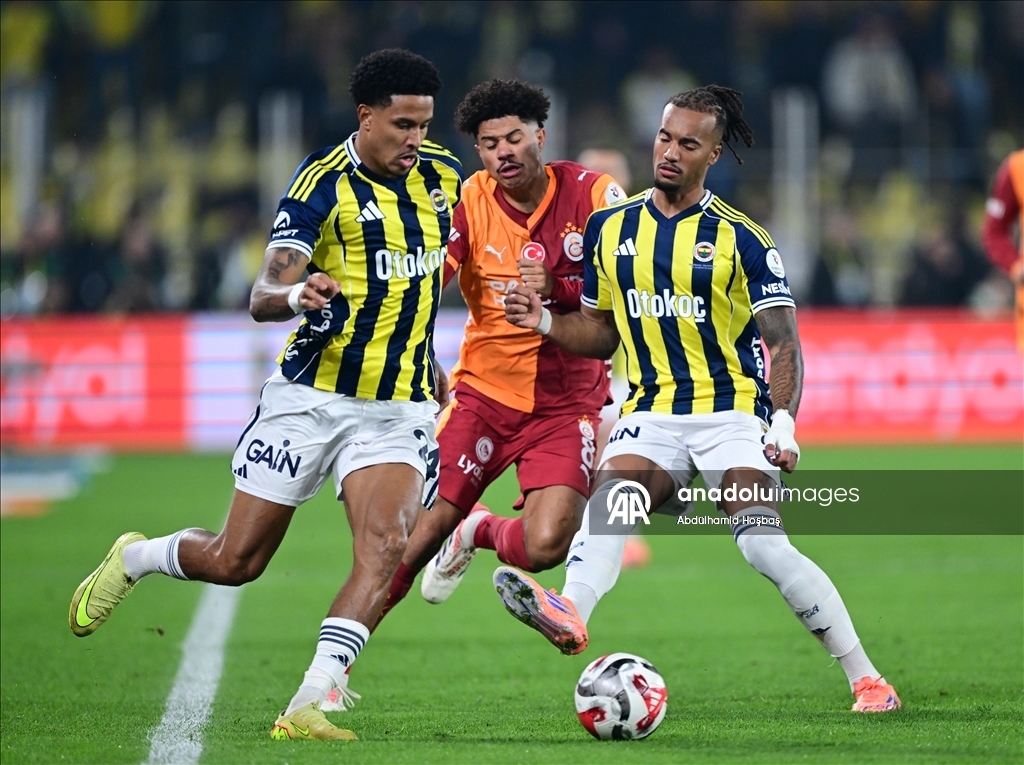 Турецкая Суперлига: "Фенербахче" сыграл вничью с "Галатасарем" 13