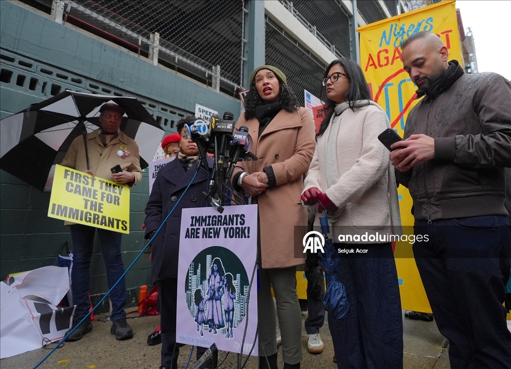 В США нарастают протесты из-за рейдов миграционной службы