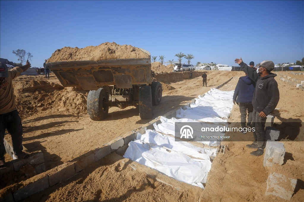 Число погибших в результате нападений Израиля на сектор Газа достигло 70 112 человек