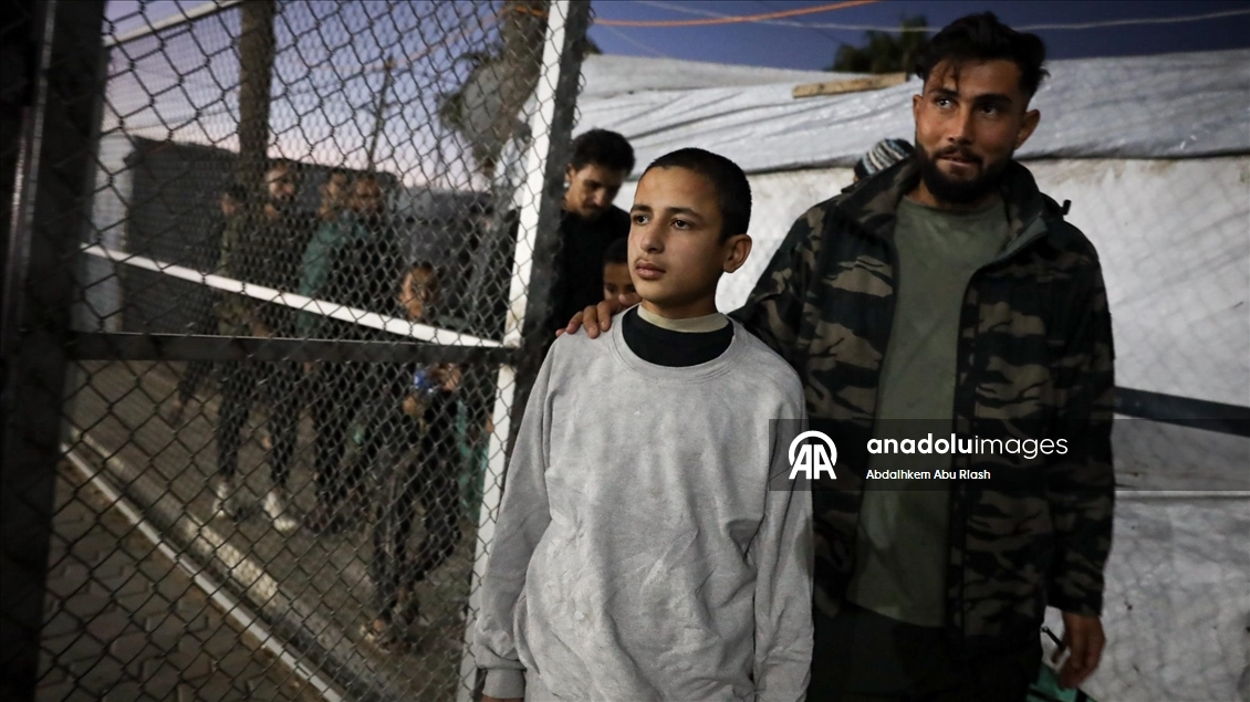 İsrail'in Gazze'den alıkoyduğu Filistinlilerden bir grup daha serbest bırakıldı