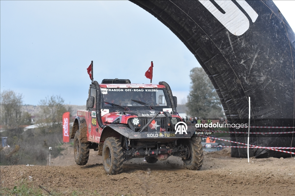 В турецкой Сакарье прошли гонки внедорожников