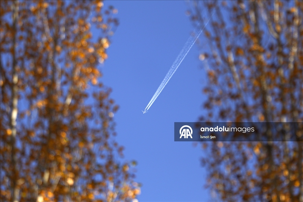 Осень раскрасила в яркие цвета окрестности озера Хазар