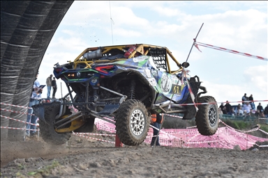 В турецкой Сакарье прошли гонки внедорожников