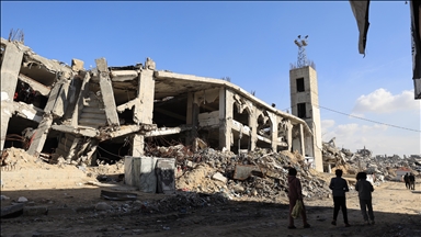 Cibaliya’daki yıkılmış camide yaşayan Filistinli aile yağışlar nedeniyle endişeli