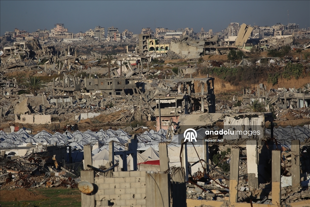 Жизнь в тени разрушений в лагере Нусейрат в Газе