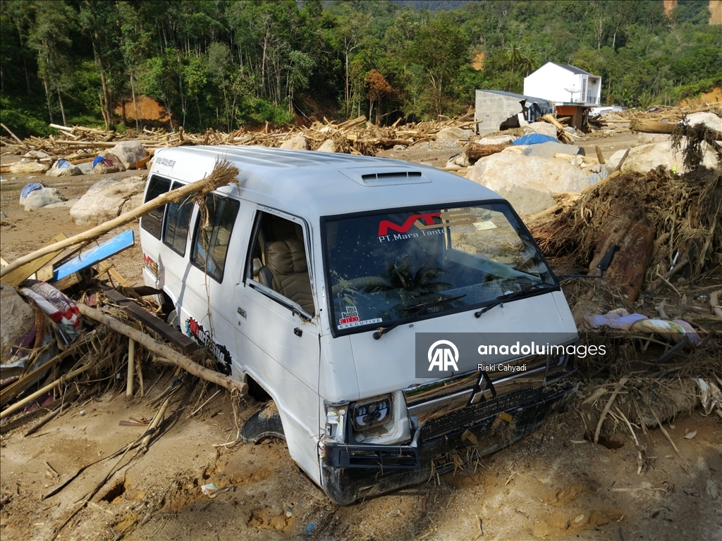 The impact of floods and landslides continues in Indonesia