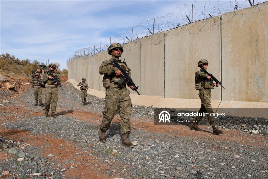 В Хаккари на границе с Ираком построена стена длиной 2152 метра