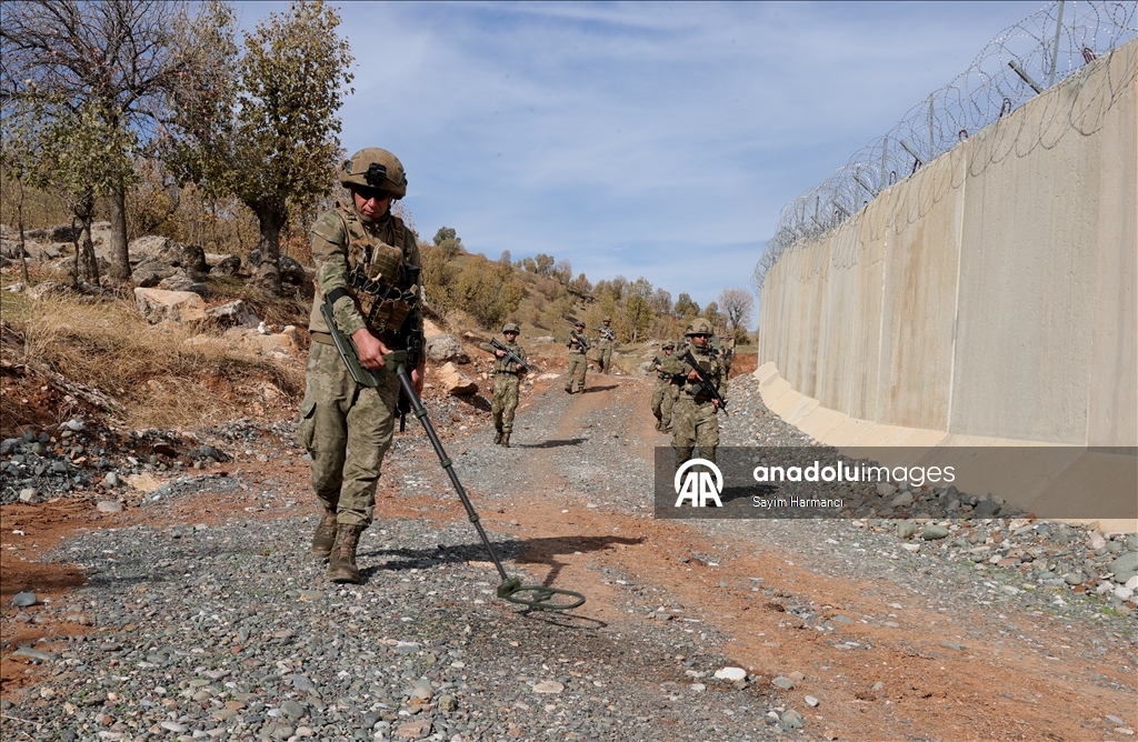 В Хаккари на границе с Ираком построена стена длиной 2152 метра