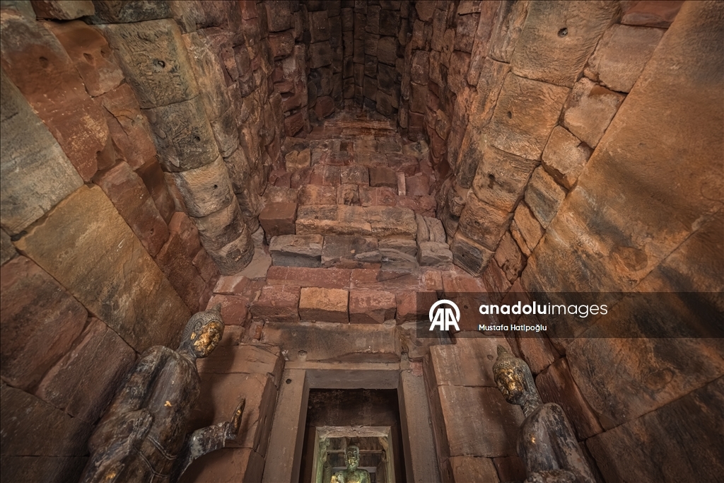 Храм Прасат Хин Пханом Ван