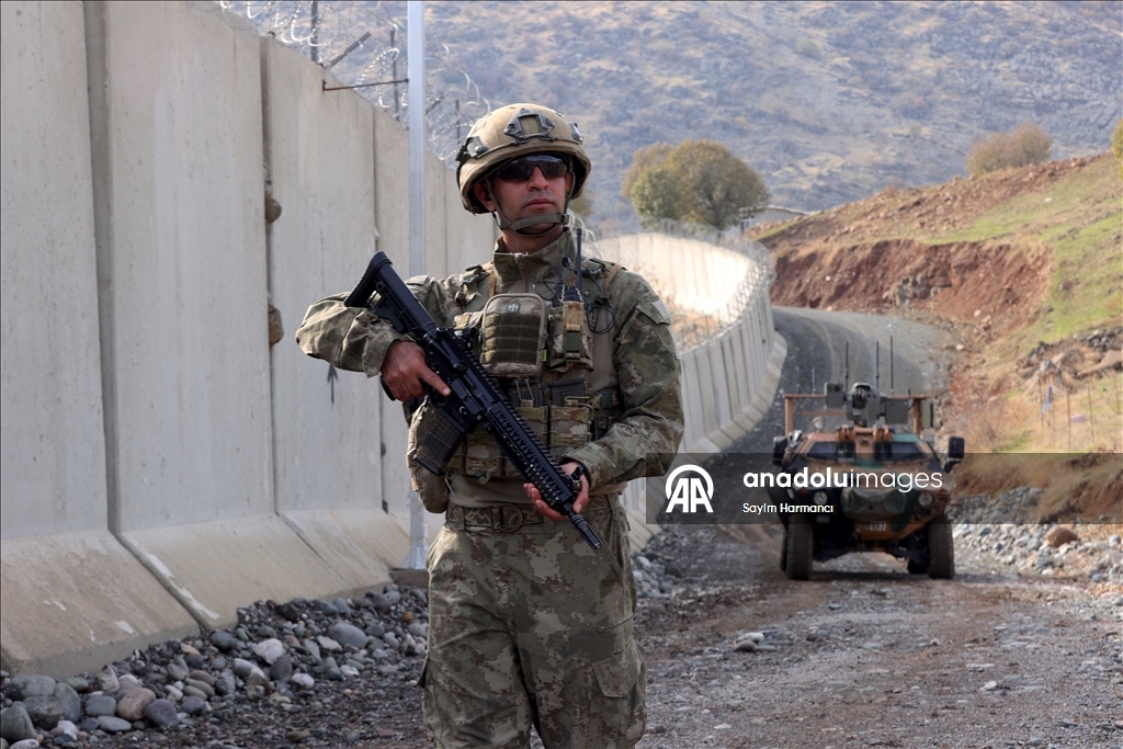 Hakkari'de Irak sınırına 2 bin 152 metre güvenlik duvarı inşa edildi