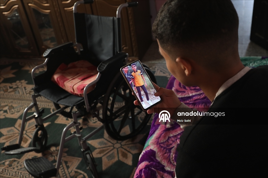 İsrail saldırısında iki bacağını kaybeden Gazzeli çocuk, eğitim hayatına dönmenin hayalini kuruyor