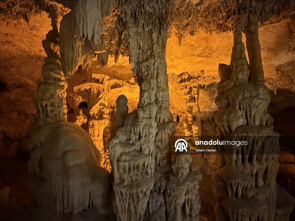 Gilindire Mağarası'ndaki gölün barındırdığı zenginlikler su altı kamerasında