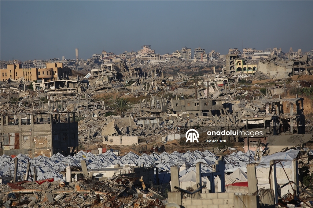 Жизнь в тени разрушений в лагере Нусейрат в Газе