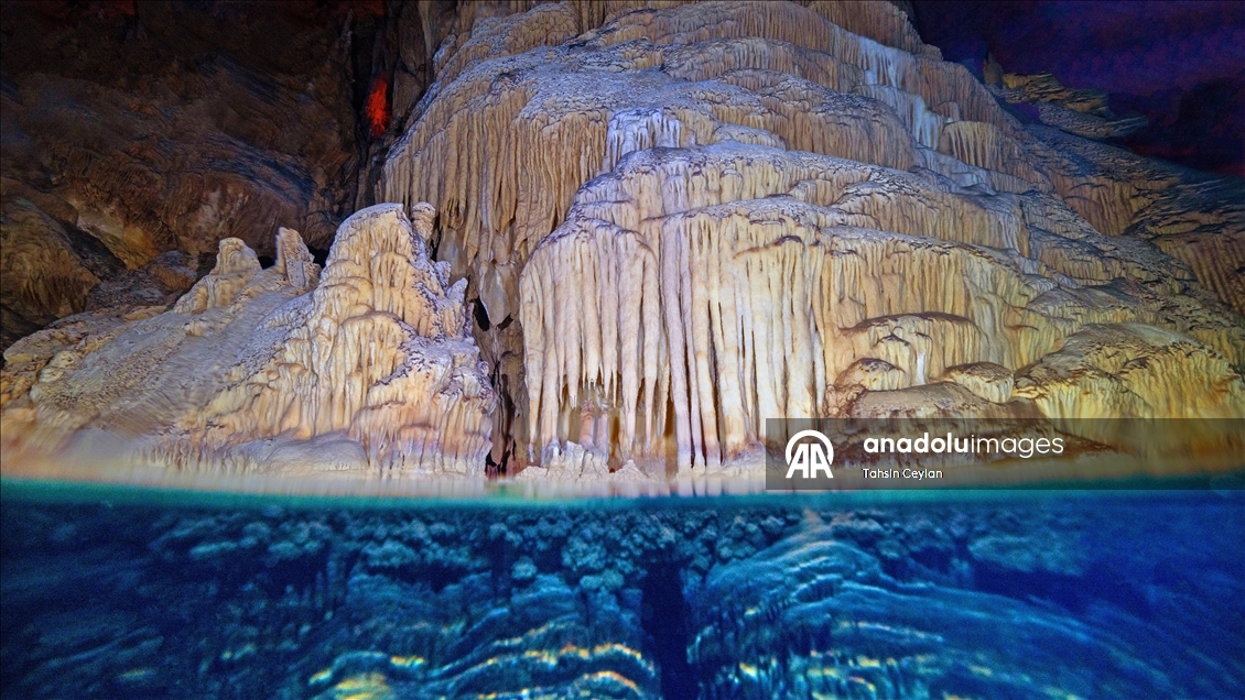 Gilindire Mağarası'ndaki gölün barındırdığı zenginlikler su altı kamerasında