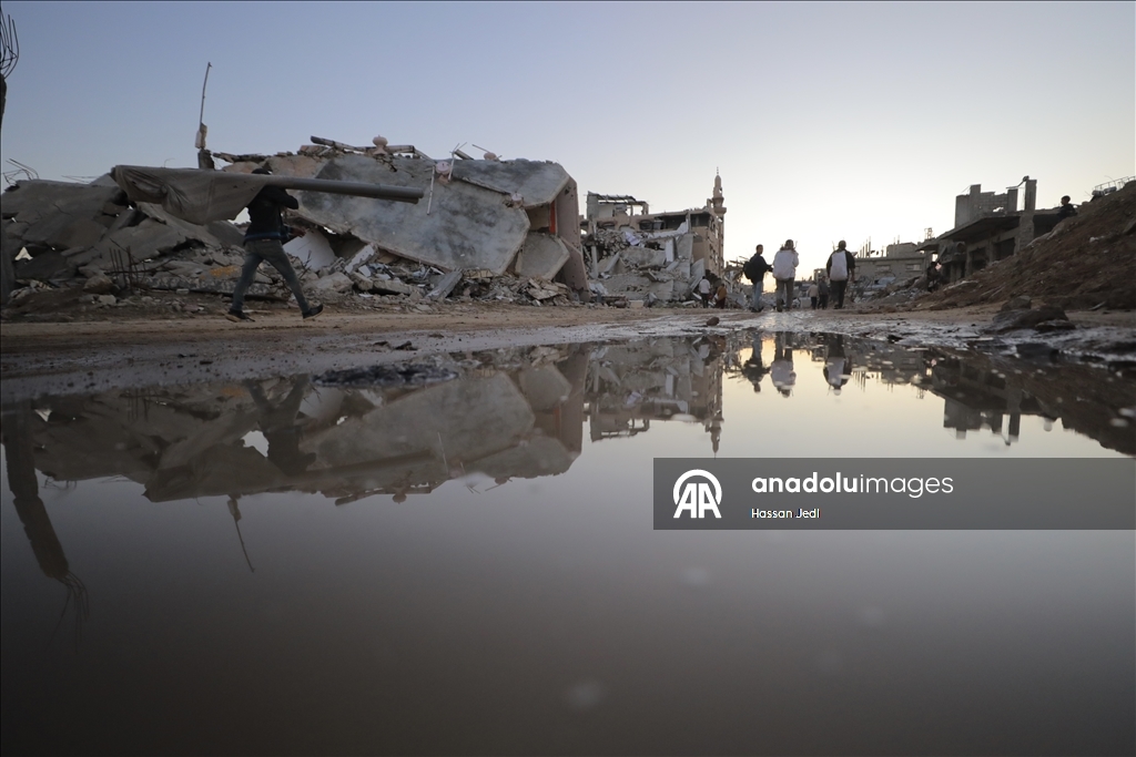 Жизнь в тени разрушений в лагере Нусейрат в Газе