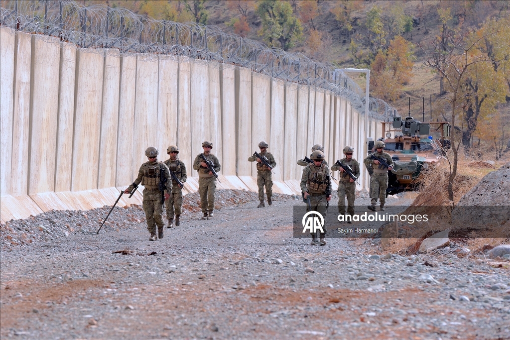 В Хаккари на границе с Ираком построена стена длиной 2152 метра