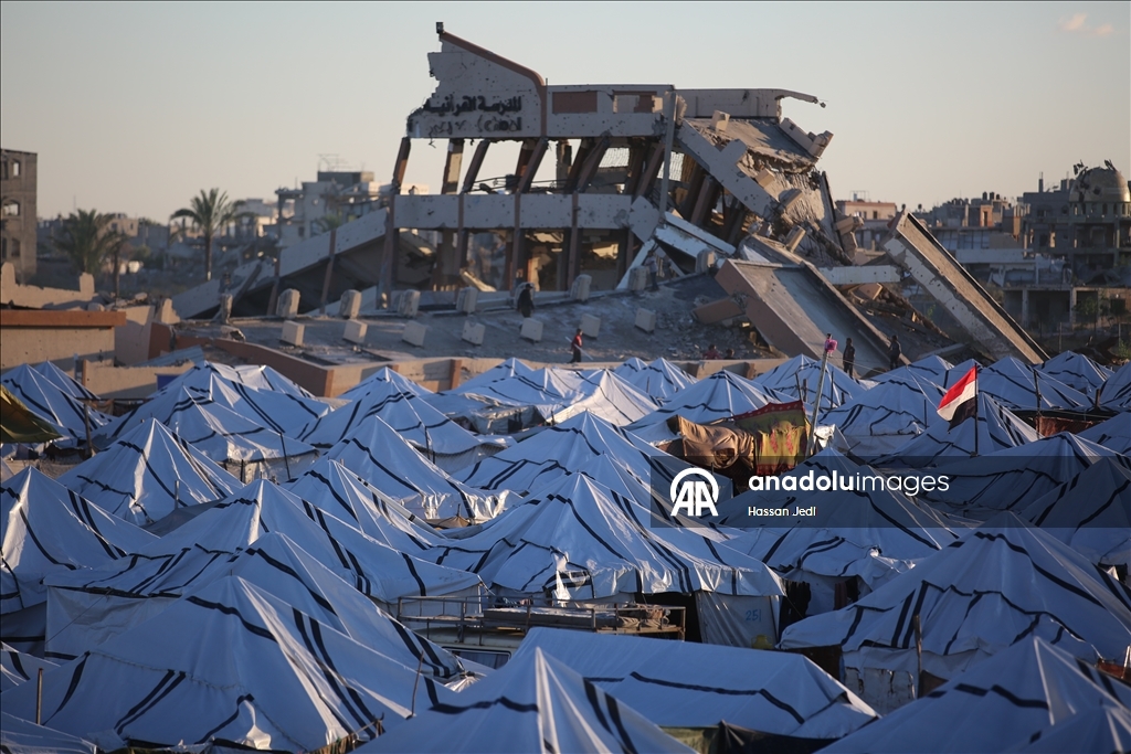Жизнь в тени разрушений в лагере Нусейрат в Газе