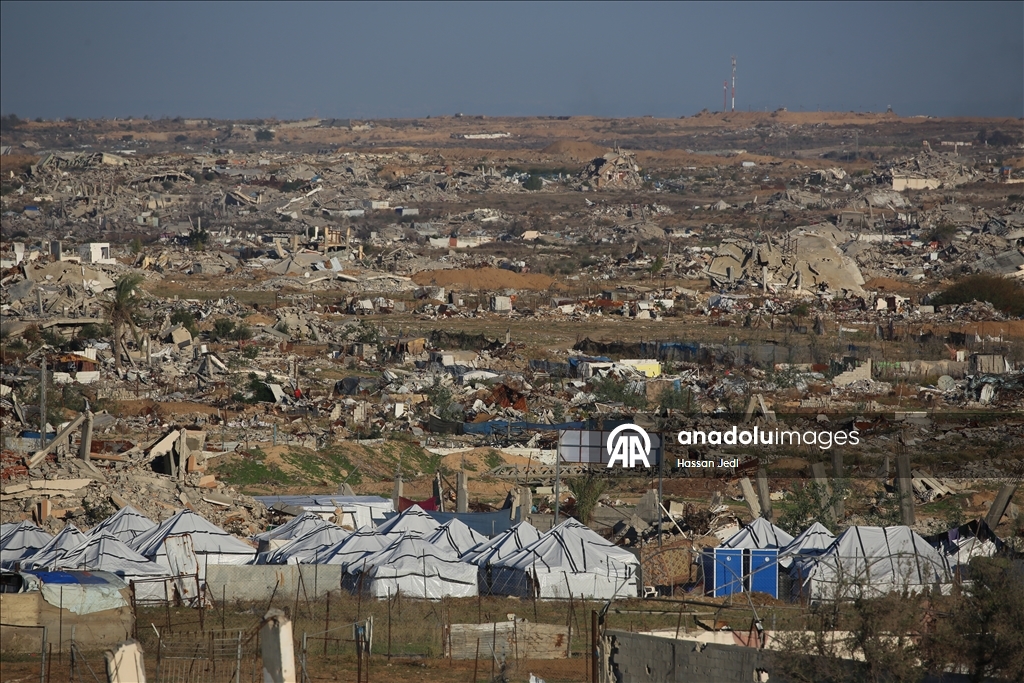 Жизнь в тени разрушений в лагере Нусейрат в Газе