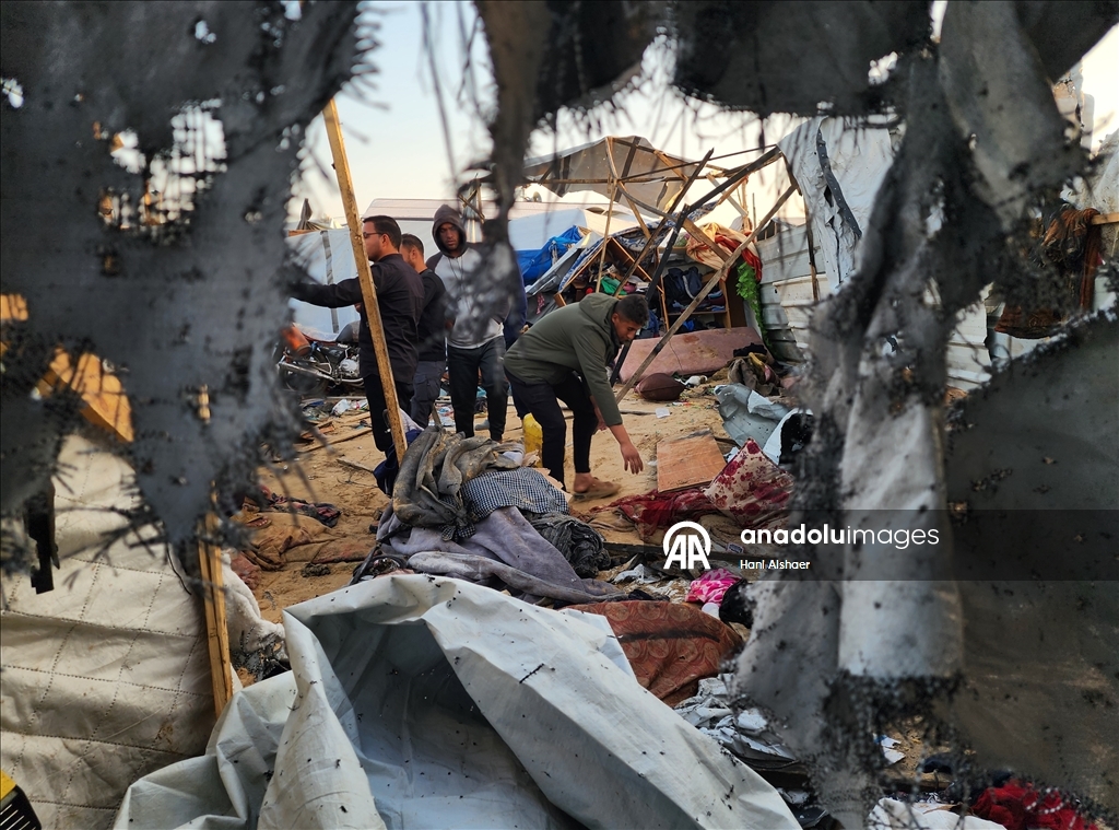 İsrail ordusu ateşkese rağmen Filistinlilerin çadırlarını bombaladı