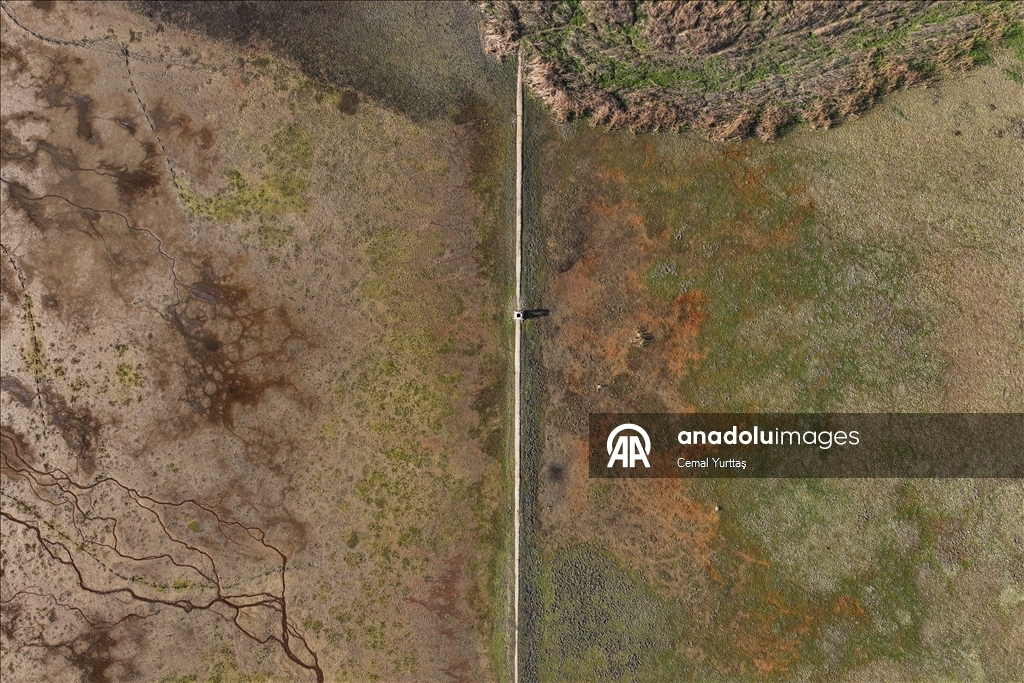 Terkos Gölü'ndeki su seviyesinin düşmesiyle tarihi yapıların kalıntıları ortaya çıktı