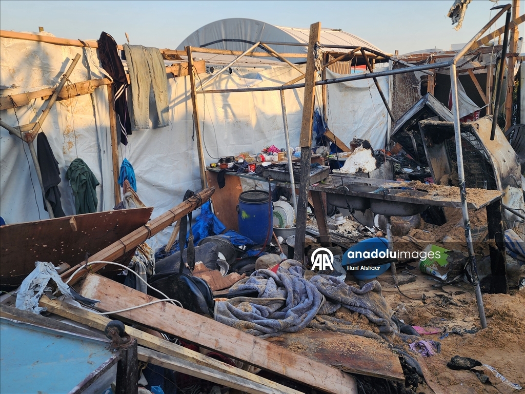 İsrail ordusu ateşkese rağmen Filistinlilerin çadırlarını bombaladı