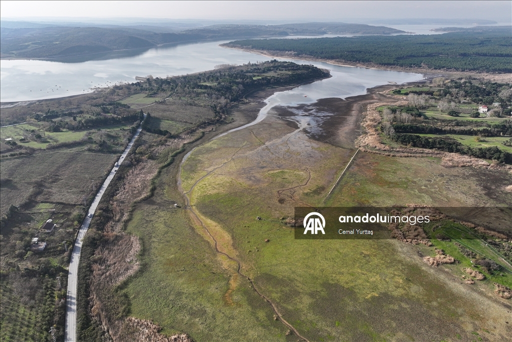 Terkos Gölü'ndeki su seviyesinin düşmesiyle tarihi yapıların kalıntıları ortaya çıktı