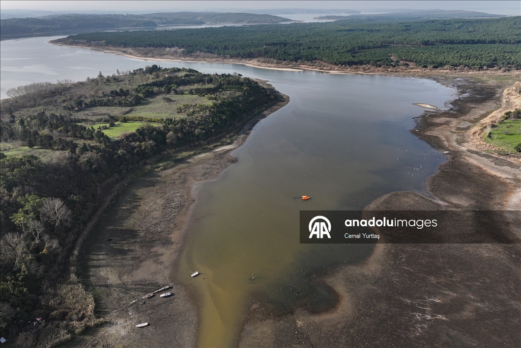 Terkos Gölü'ndeki su seviyesinin düşmesiyle tarihi yapıların kalıntıları ortaya çıktı