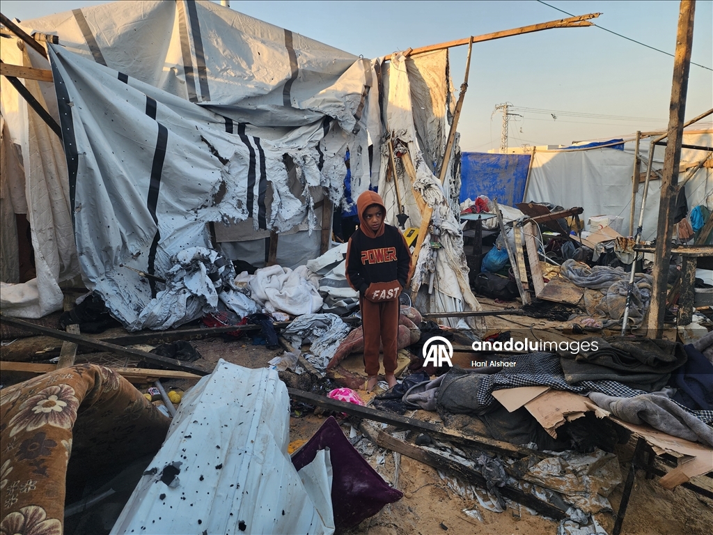 İsrail ordusu ateşkese rağmen Filistinlilerin çadırlarını bombaladı