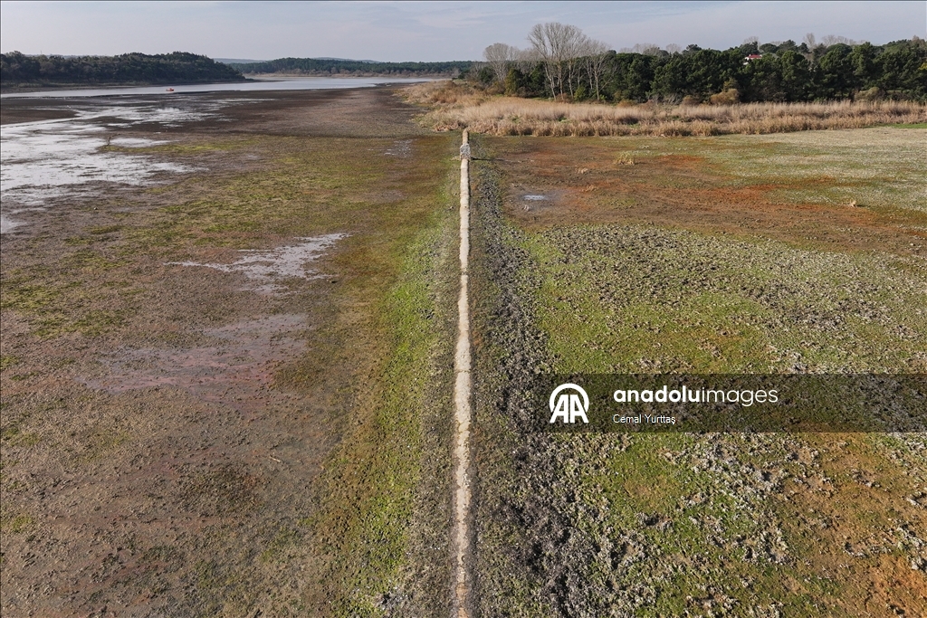 Terkos Gölü'ndeki su seviyesinin düşmesiyle tarihi yapıların kalıntıları ortaya çıktı