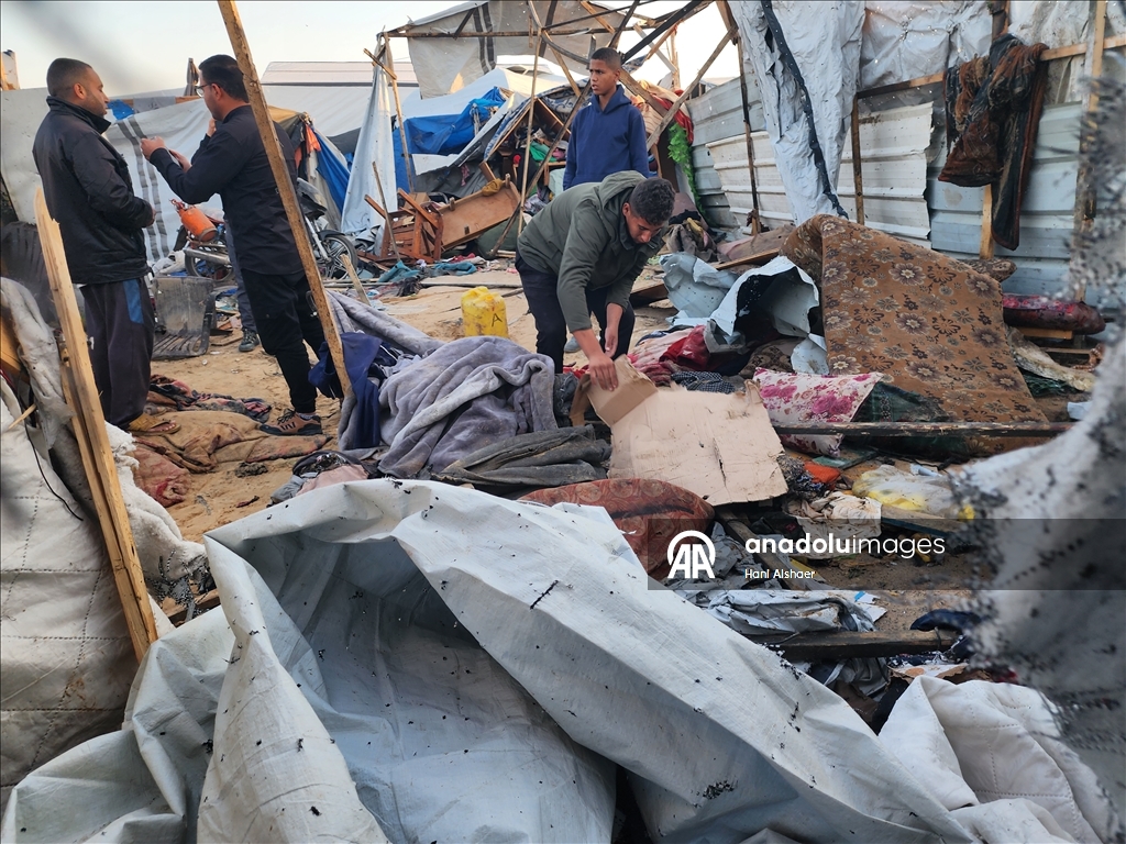 İsrail ordusu ateşkese rağmen Filistinlilerin çadırlarını bombaladı