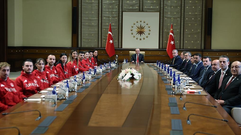 Cumhurbaşkanı Erdoğan, çeşitli branşlardan başarılı sporcuları kabul etti