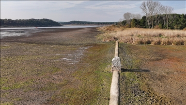 Terkos Gölü'ndeki su seviyesinin düşmesiyle tarihi yapıların kalıntıları ortaya çıktı