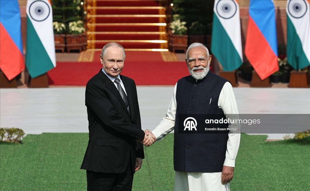 Rusya Devlet Başkanı Putin ve Hindistan Başbakanı Modi'nin görüşmesi başladı 