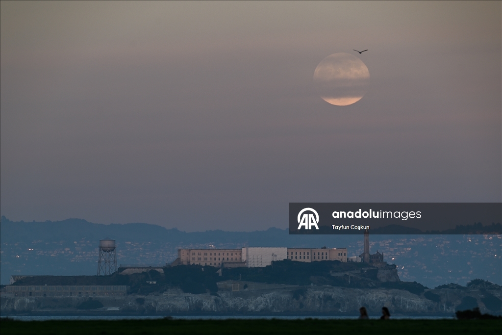 ''Soğuk Ay'' süper dolunayı San Francisco kentinde görüntülendi